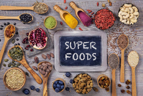 7 SUPERFOODS, KTÓRE WARTO ZNAĆ